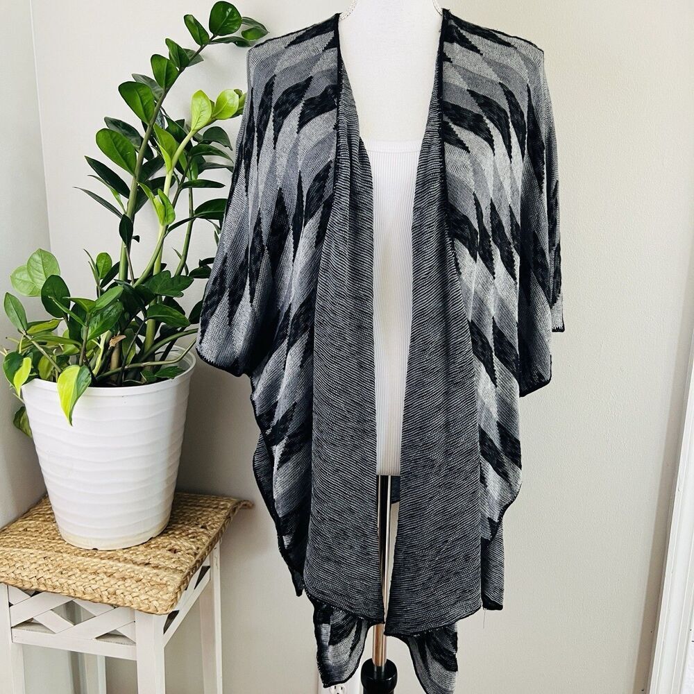 Mossimo Black & Gray Aztec Southerwestern Style Oversize Cozy Kimono Sweater S/M